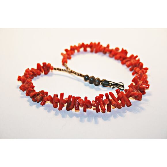 Vintage Native American Red Coral and Sterling Silver Hogan Bead Necklace - Picture 5 of 9